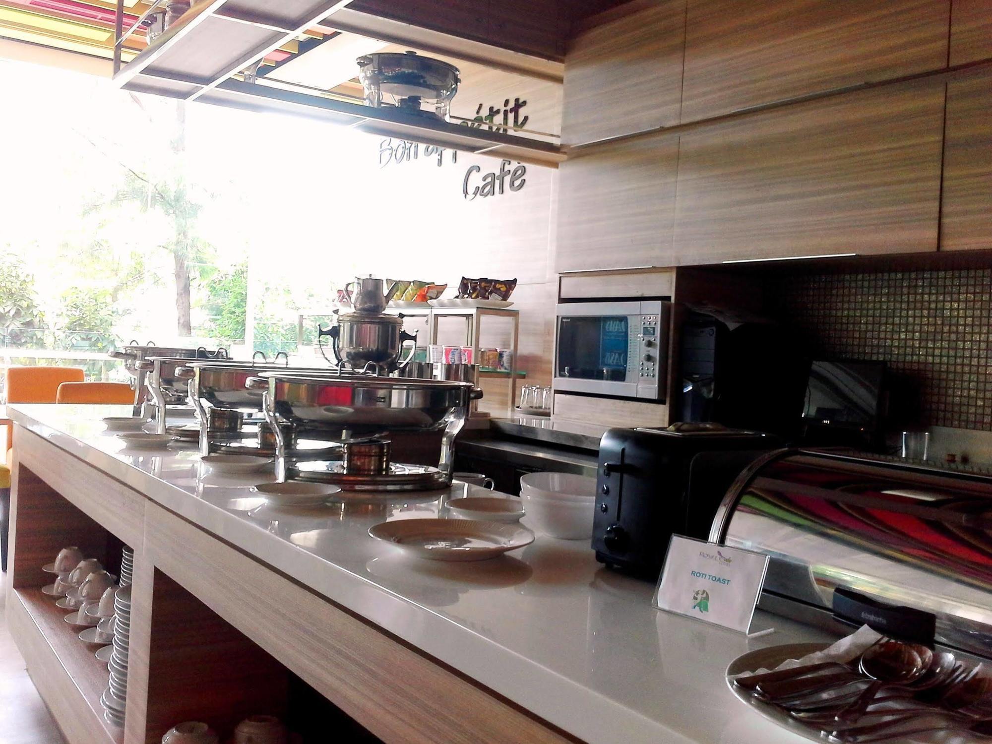 Royal City Hotel Jakarta Eksteriør bilde